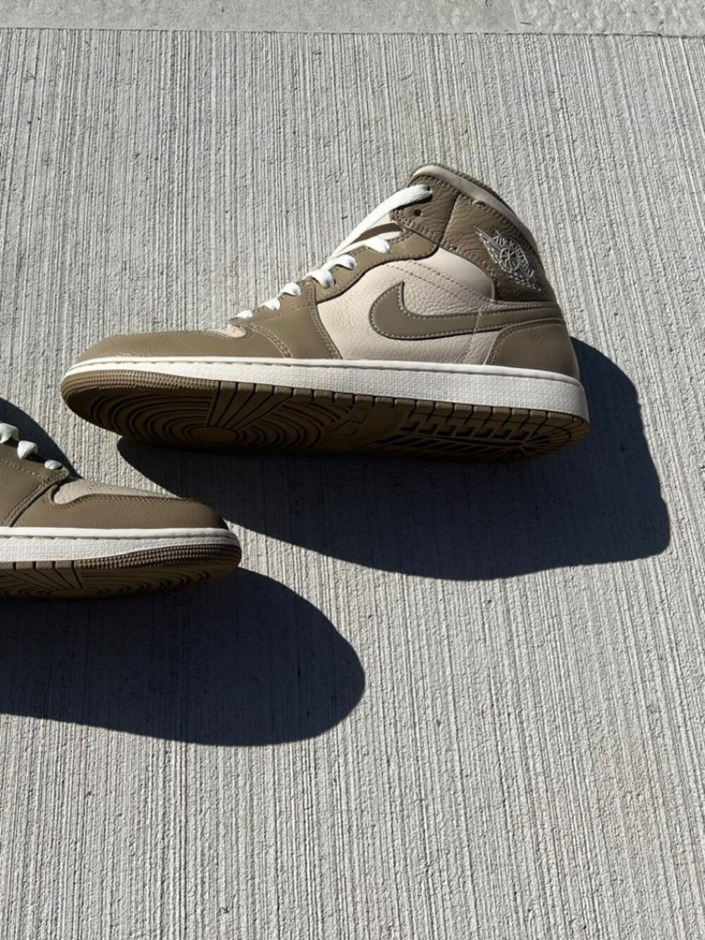 Jordan 1 mid Legend light brown %100 authentic - Picture 16 of 16